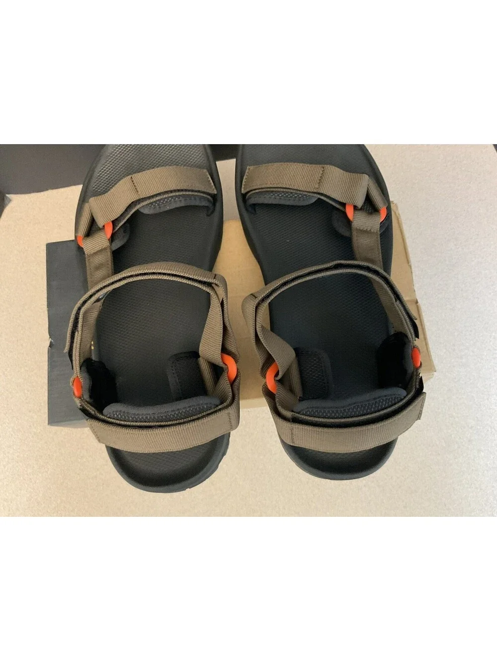 New! Mens Teva Hydratek Desert Palm Strappy Sandals. Size 12. Nice!!!